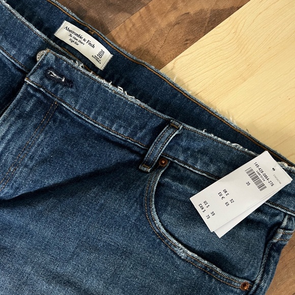 NWT Abercrombie High Rise Mom Shorts Size 20 - Picture 2 of 3